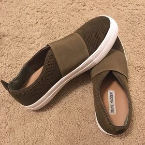 Steve Madden slip-ons