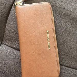 Michael Kors Continental Wallet