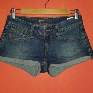 Levi's size 24 short shorts