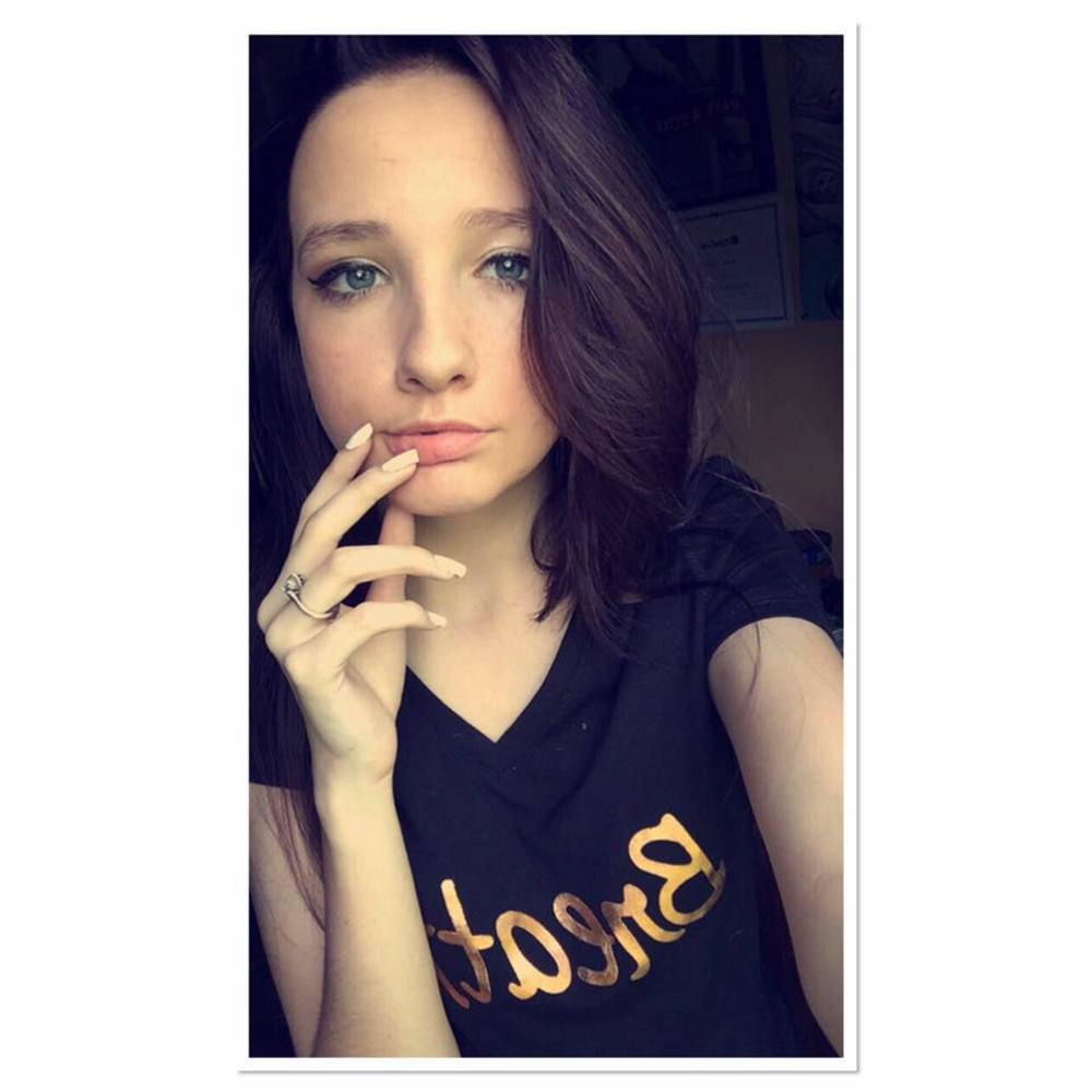 Meet your Posher, Dakota