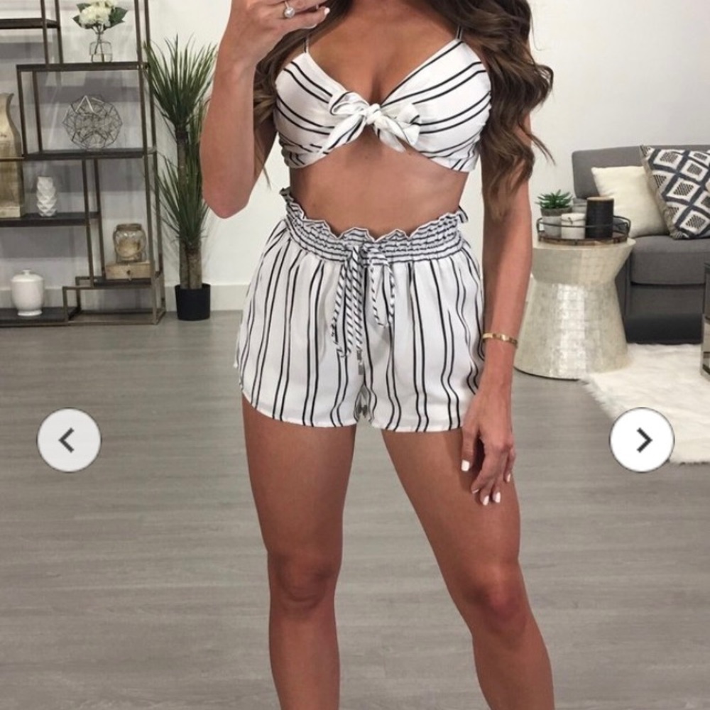 Top + shorts set - Picture 2 of 2
