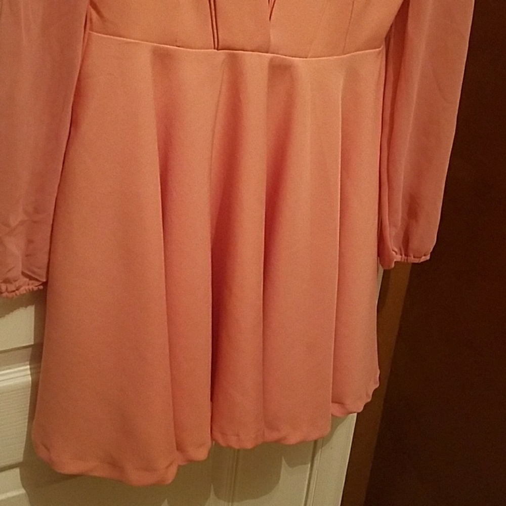Pink dress - Picture 3 of 3
