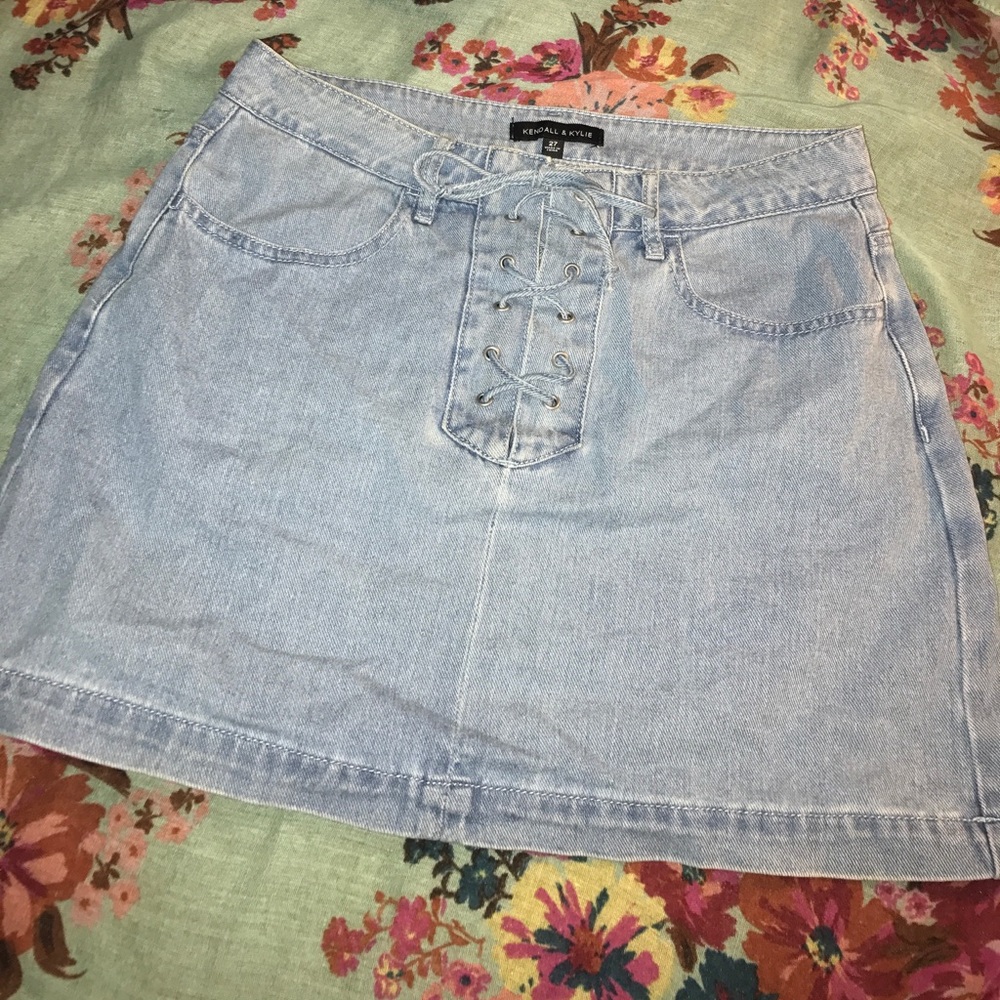 KENDALL X KYLIE LACE UP SKIRT