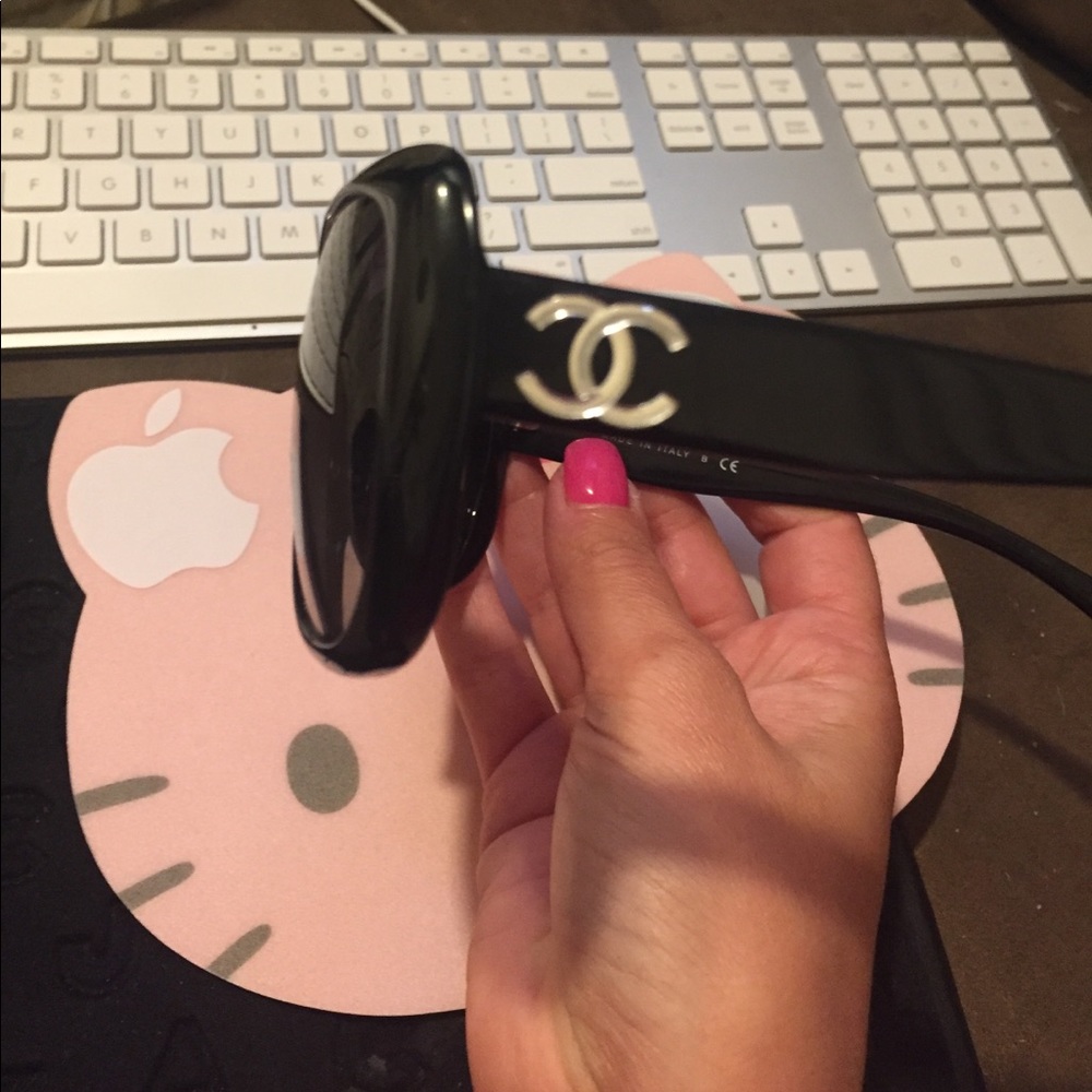 Chanel authentic sunglasses WITH ORIGINAL CASE - Picture 4 of 4