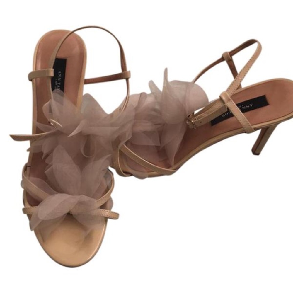 Ann Taylor Floral Heel