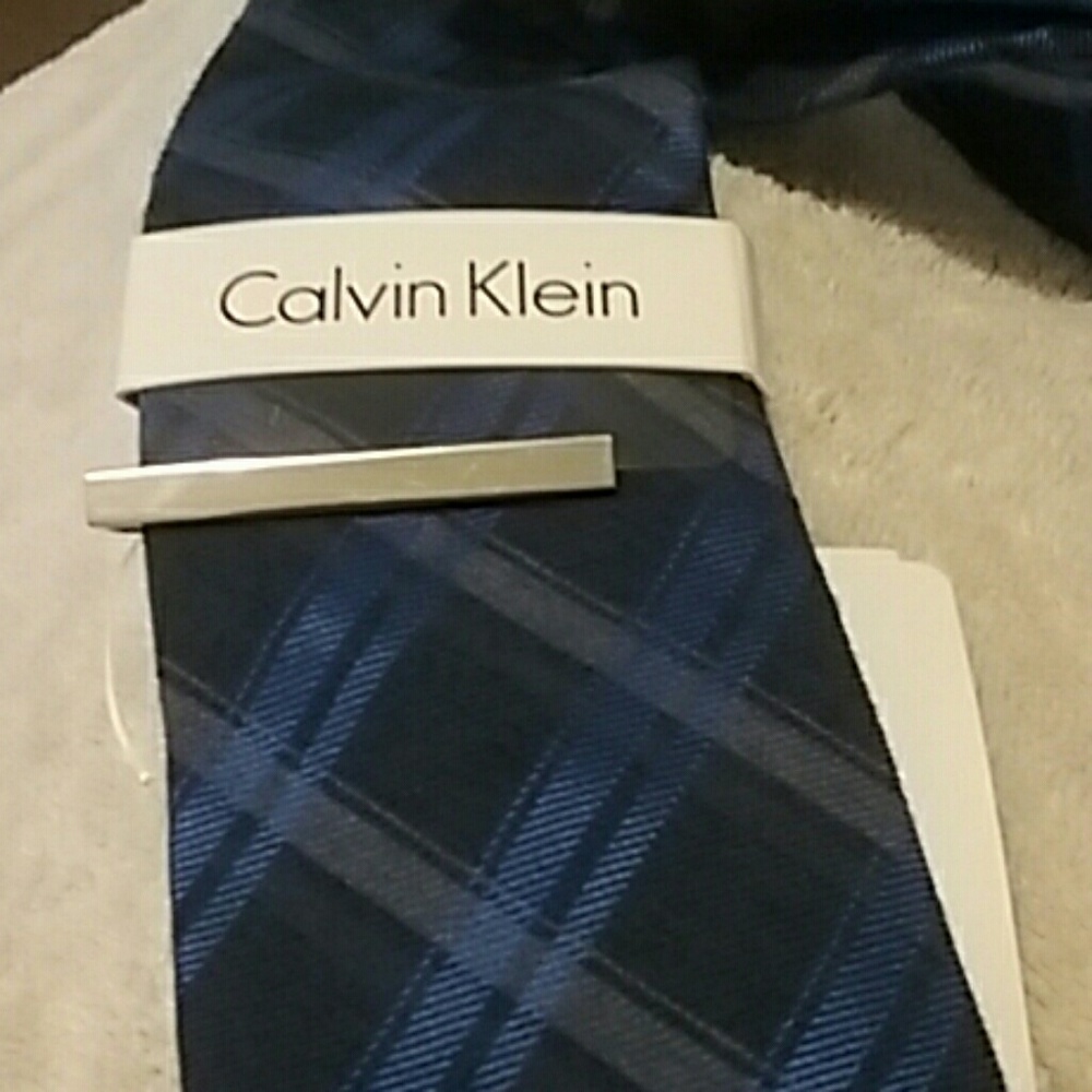 Calvin Klein Classic plaid fine line slim tie