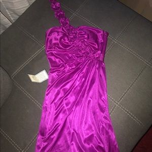 Short purple one shoulder dress