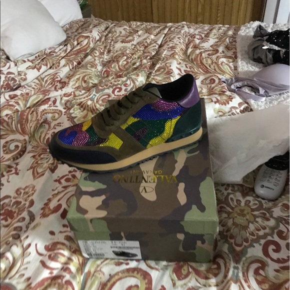 Shoes - Picture 2 of 2