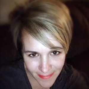 Meet your Posher, Angela