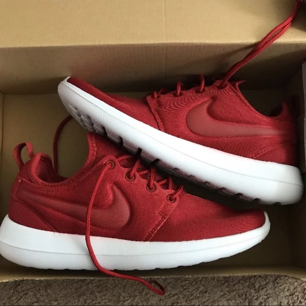 Women's Roshe 2