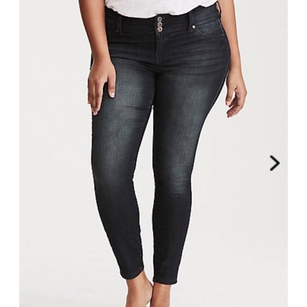🔥Torrid skinny dark wash jeggings