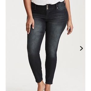 🔥Torrid skinny dark wash jeggings
