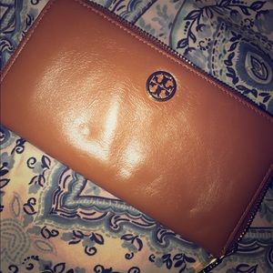 Tory burch leather wallet