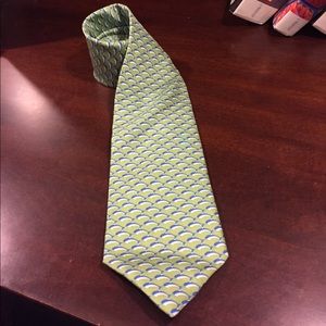 Brooks Brother 346 Pure Silk Dolphin Tie