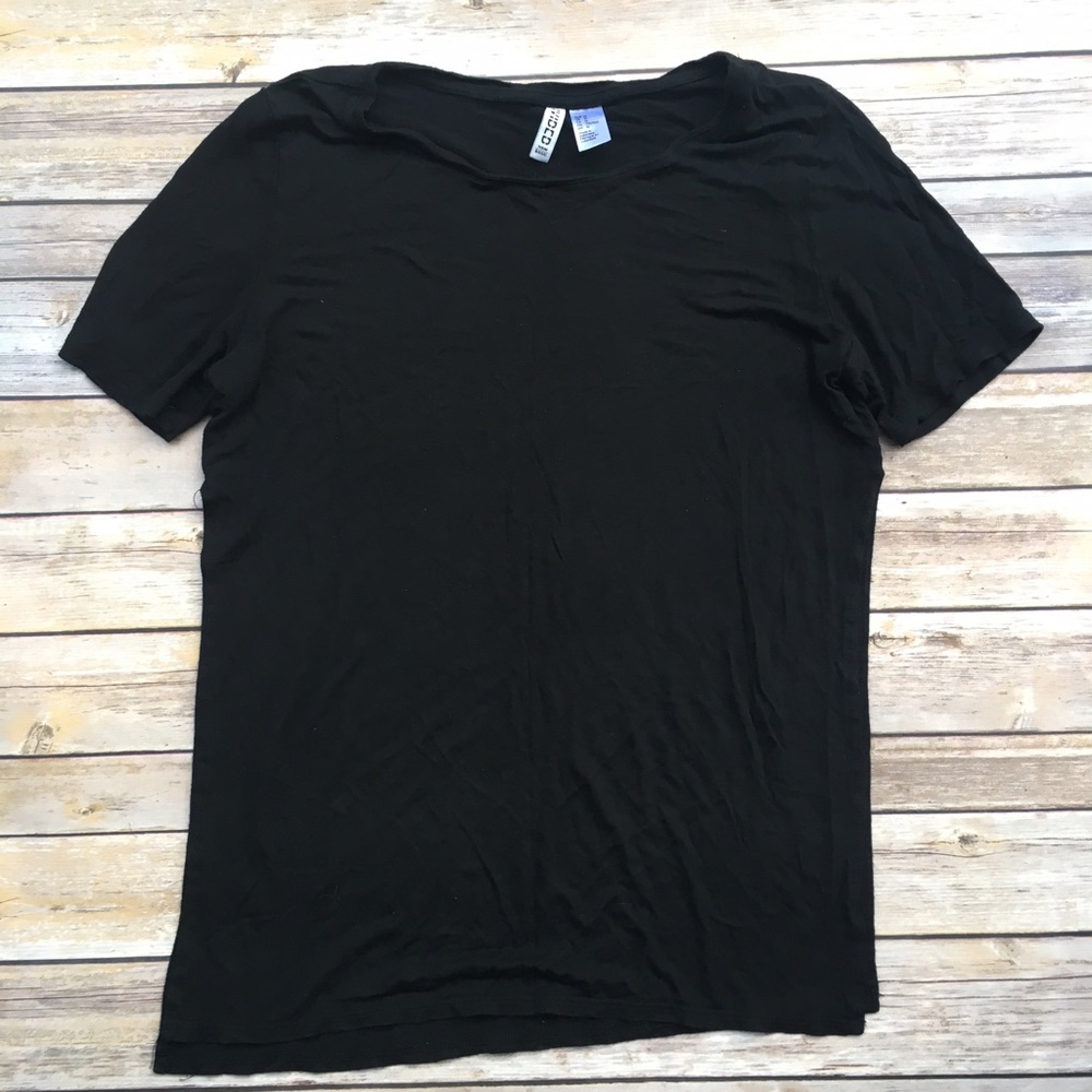 Black H&M high slit Tshirt