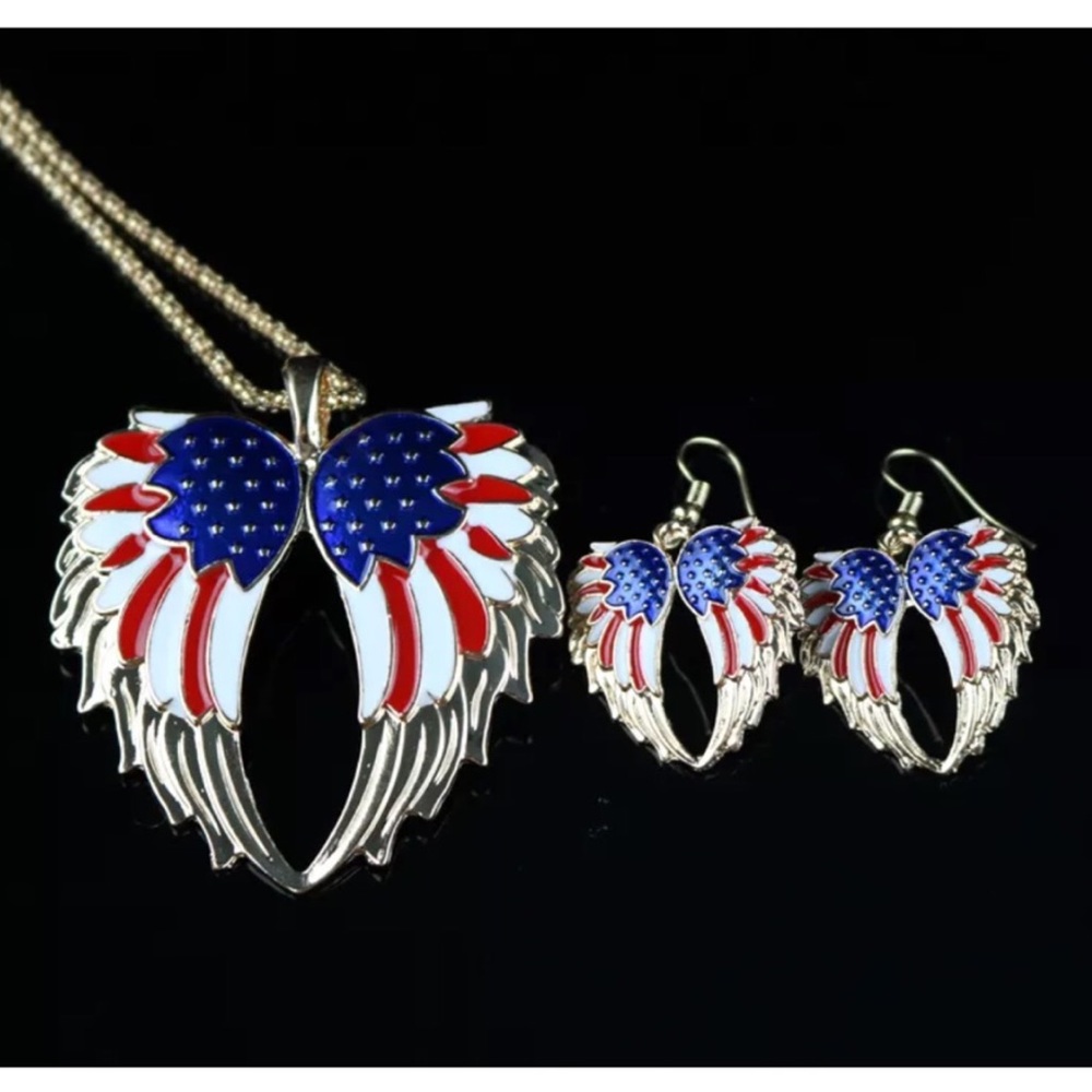 💫STARS & STRIPES PATRIOTIC NECKLACE EARRINGS SET!