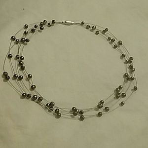 Pearl wire necklace with magnet clip from Europe