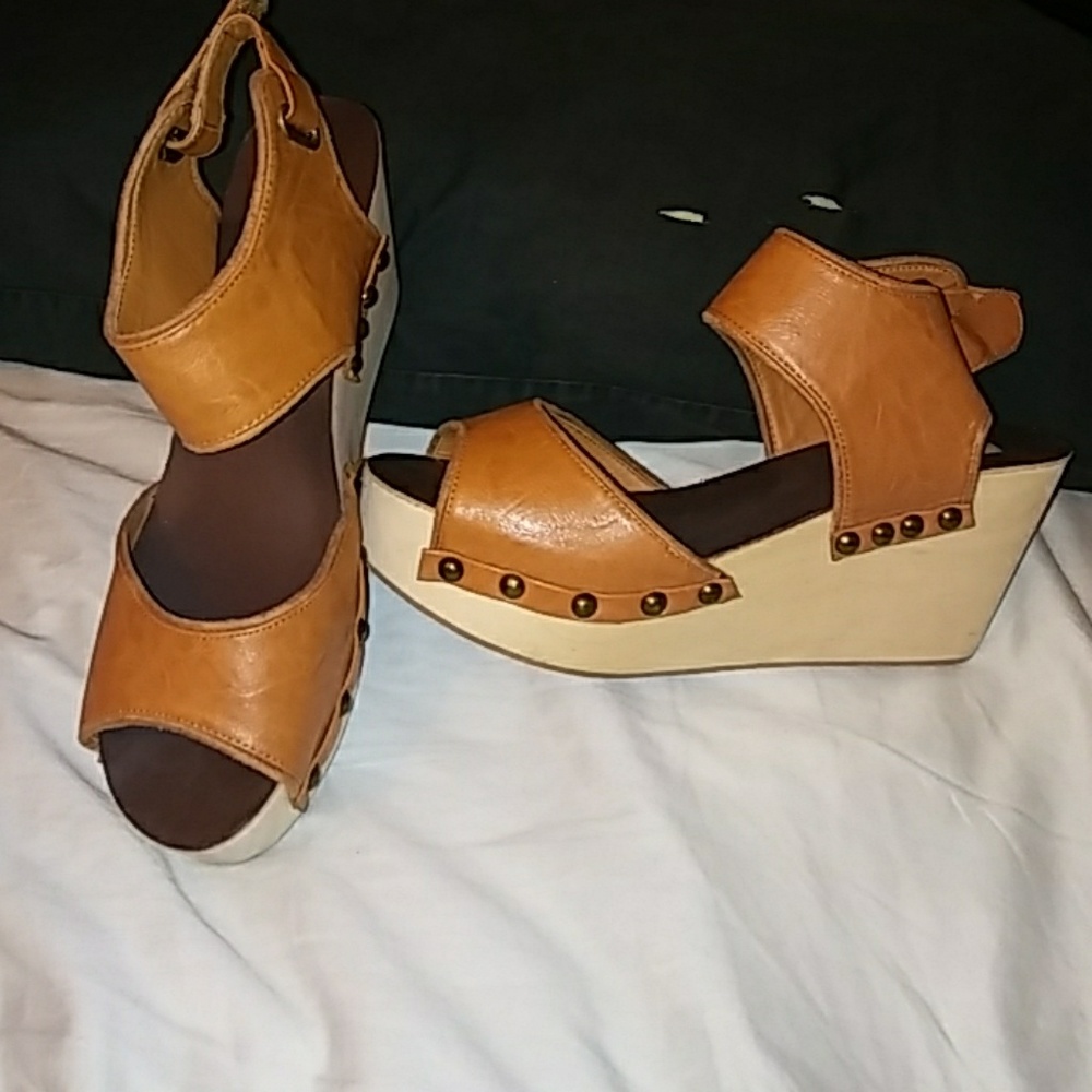 Ecote heels