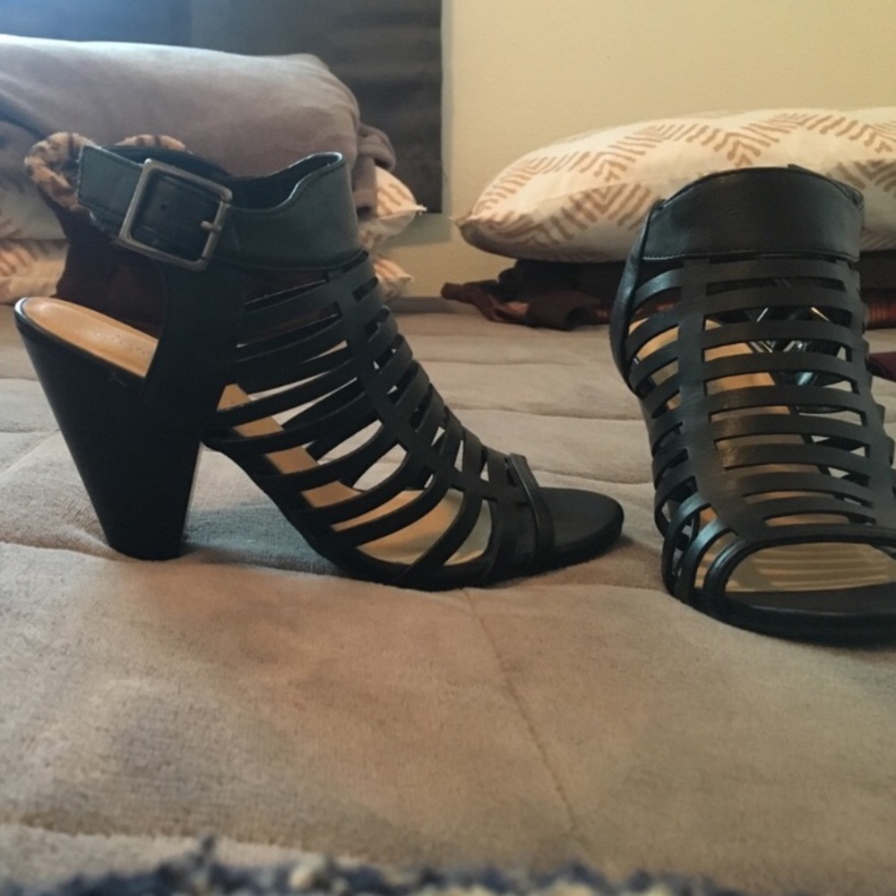HEELS!