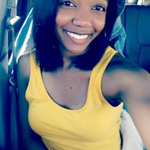 Meet your Posher, Yasmine