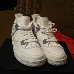Sz 6.5 white/metallic silver 4s