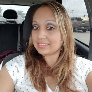 Meet your Posher, Esmeralda