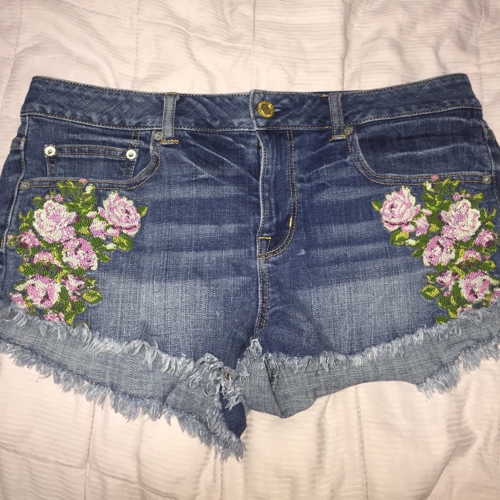 AMERICAN EAGLE OUTFITTERS SHORTS