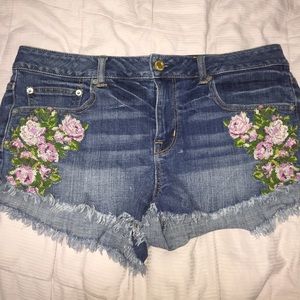 AMERICAN EAGLE OUTFITTERS SHORTS
