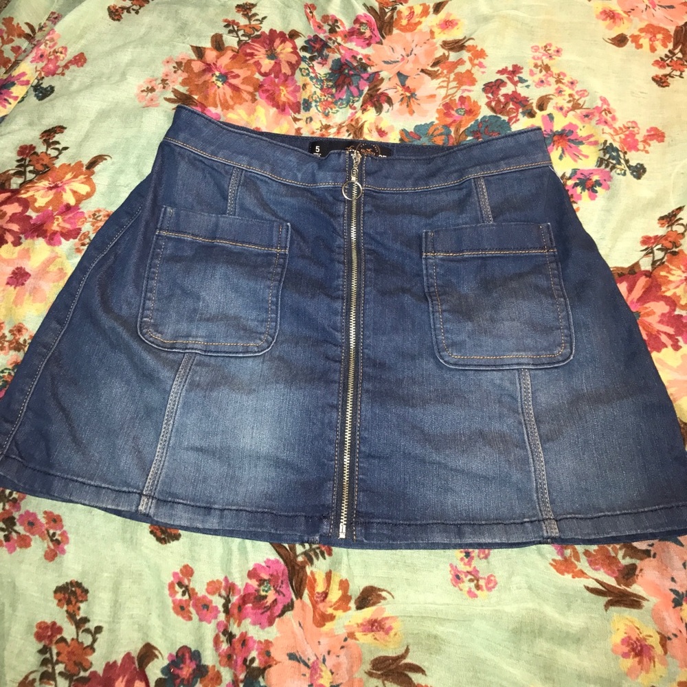 HOLLISTER HIGH WAIST SKIRT