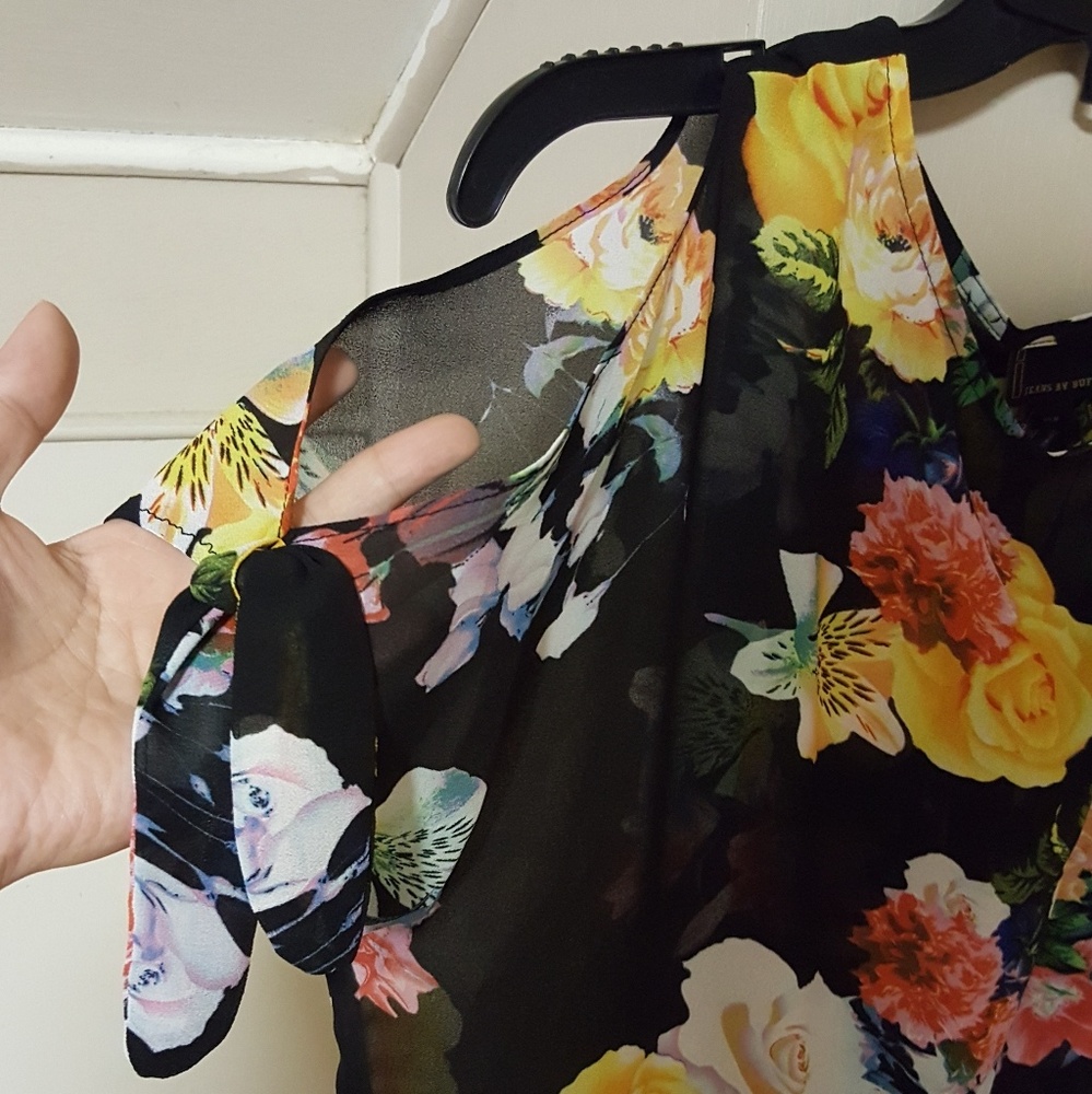 i Jeans Floral Cold Shoulder Top - Picture 2 of 4