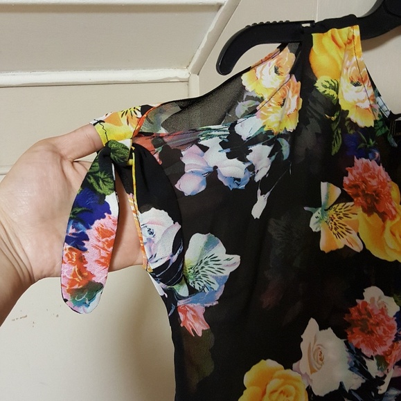 i Jeans Floral Cold Shoulder Top - Picture 3 of 4