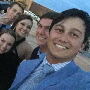 Meet your Posher, Max