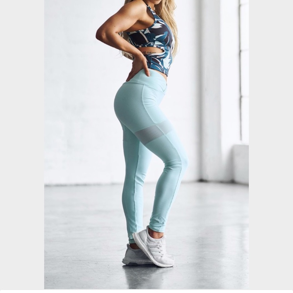 *SOLD** Nikkib x gymshark dynamic leggings