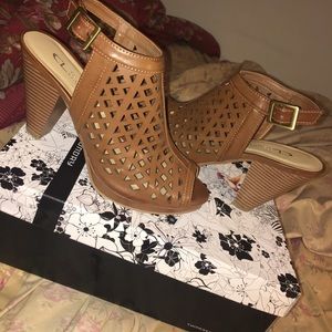 Peep-toe Ankle Booties