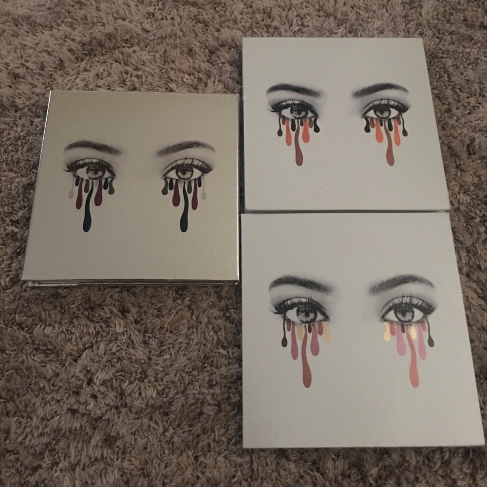 SOLD❌❌Kylie Cosmetics Holiday 2016 Palette