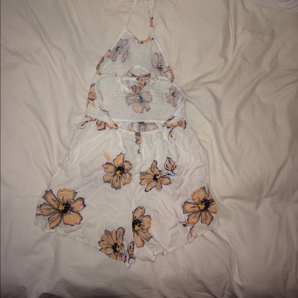 white floral romper - Picture 3 of 4