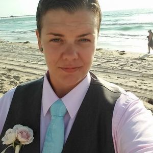 Meet your Posher, Hilary