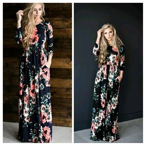 🌸Navy Floral 3/4 Sleeve Maxi Dress🌹