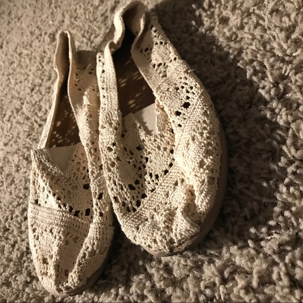 Lacy flats