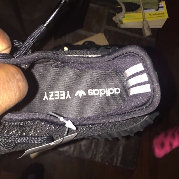 Yeezy boost main image 4