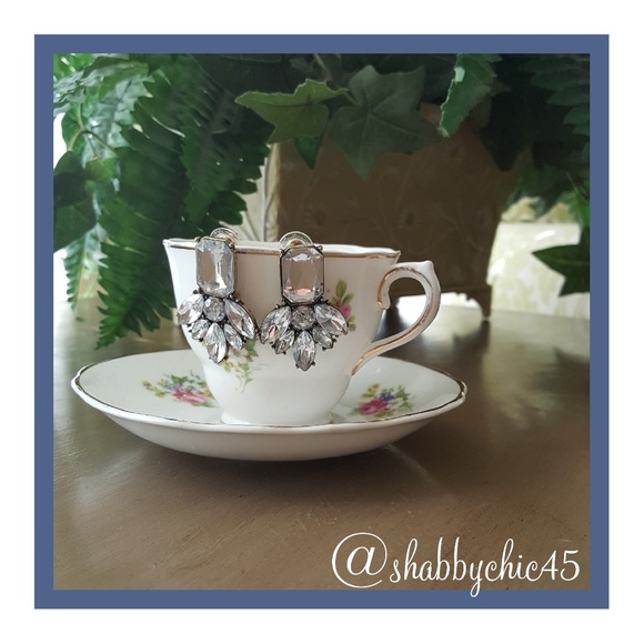 *HP* Royal Crystal Earrings - Picture 2 of 4