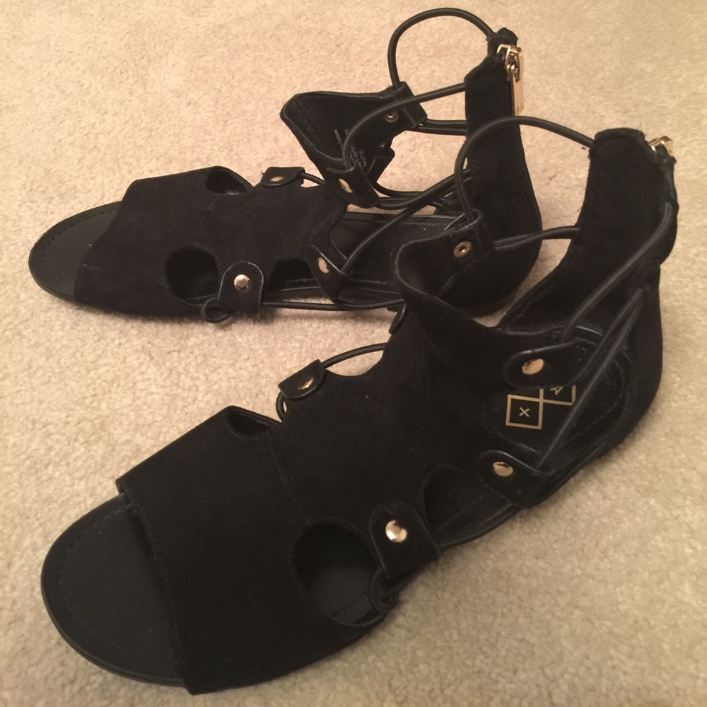 Black suede gladiator sandals size 8.5 gold zipper
