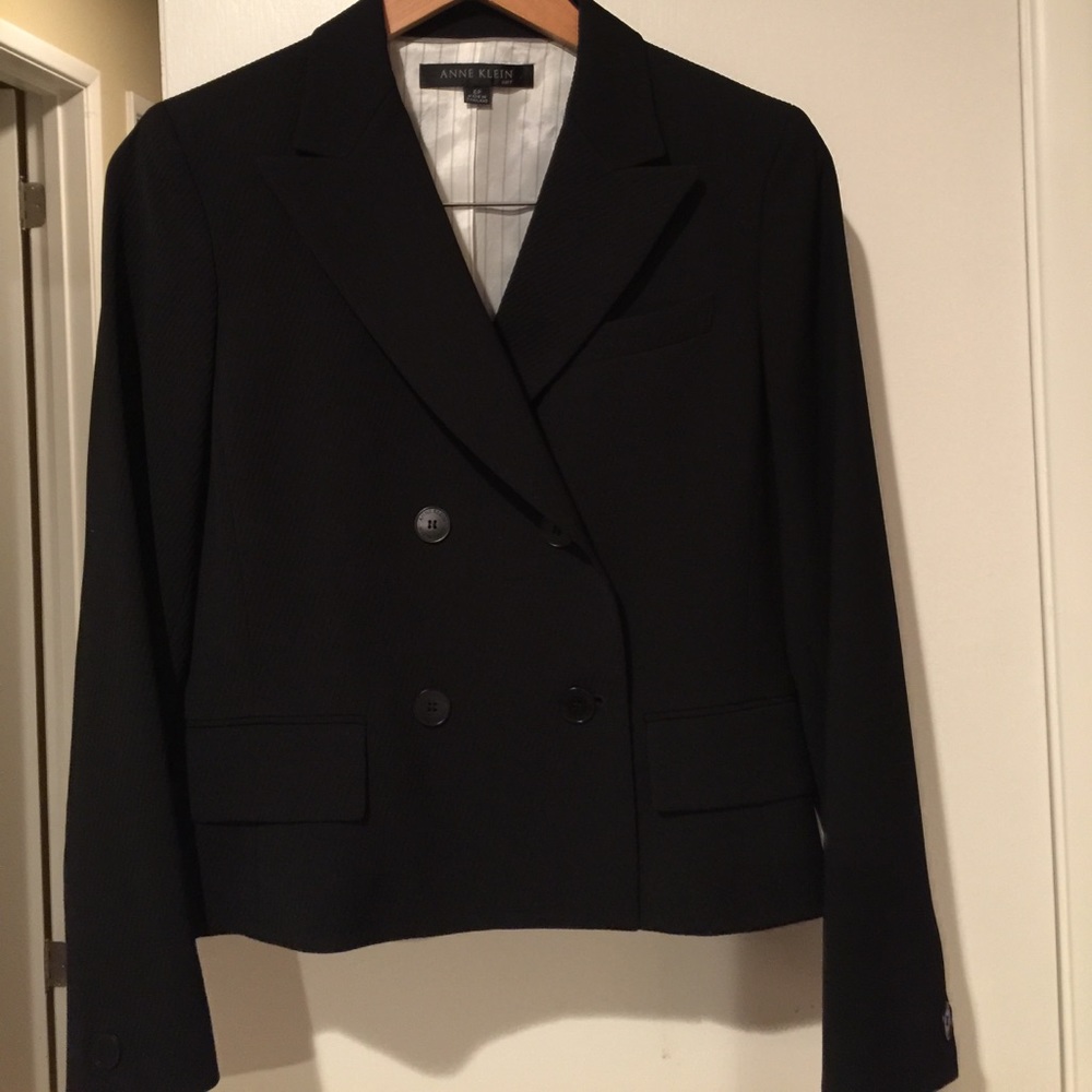 Anne Klein 2 Piece Suit - 6 Petite