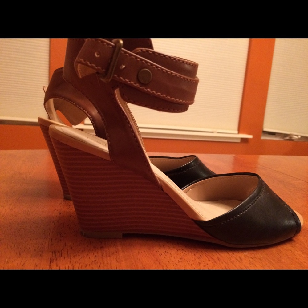 Maurice's high heel two tone sandals. Size 10.