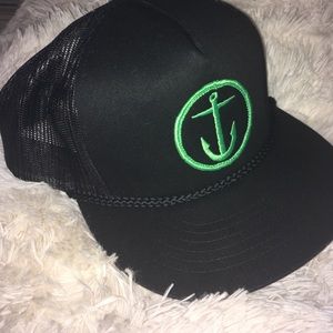 Men's hat with anchor design