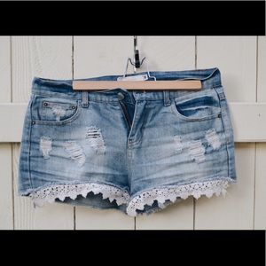 NECTAR CLOTHING light wash denim shorts