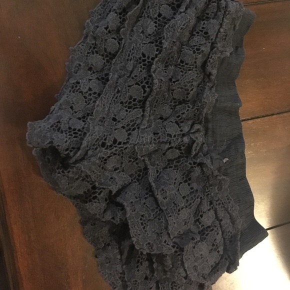 I have here some shorts from Abercrombie and fitch - Picture 2 of 3