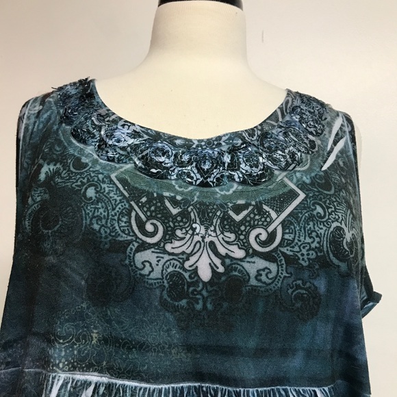 B.L.E.U. Sleeveless Empire Waisted Top - Picture 3 of 8