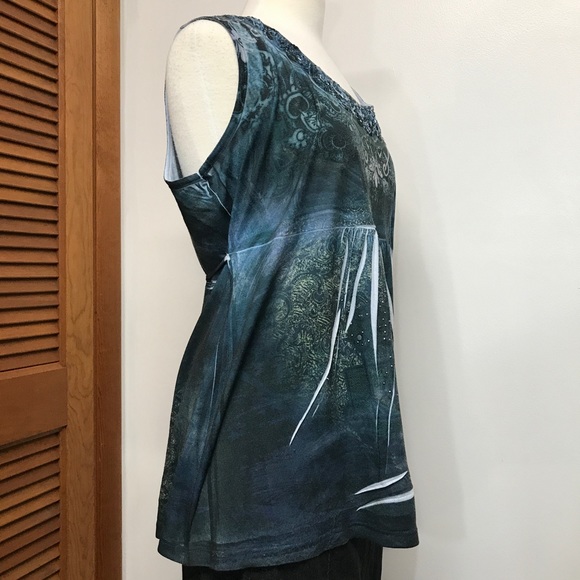 B.L.E.U. Sleeveless Empire Waisted Top - Picture 4 of 8