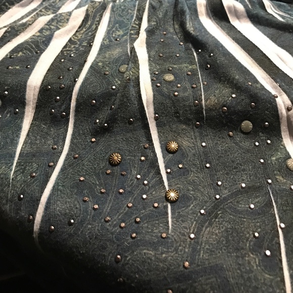 B.L.E.U. Sleeveless Empire Waisted Top - Picture 7 of 8